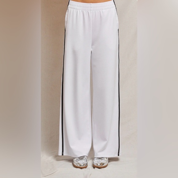 PerfectWhiteTee Sweatpant - Picture 2 of 7